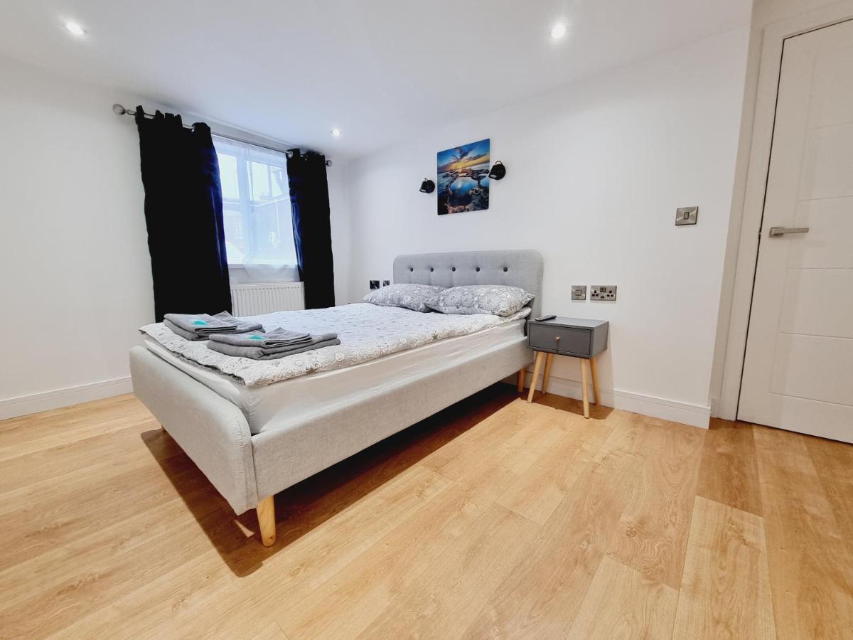 Lmk, Spacious 1 Bedroom Ground Floor Apartment, Ev Charger, Free Parking Wi-Fi, Great Location Belfast Eksteriør billede